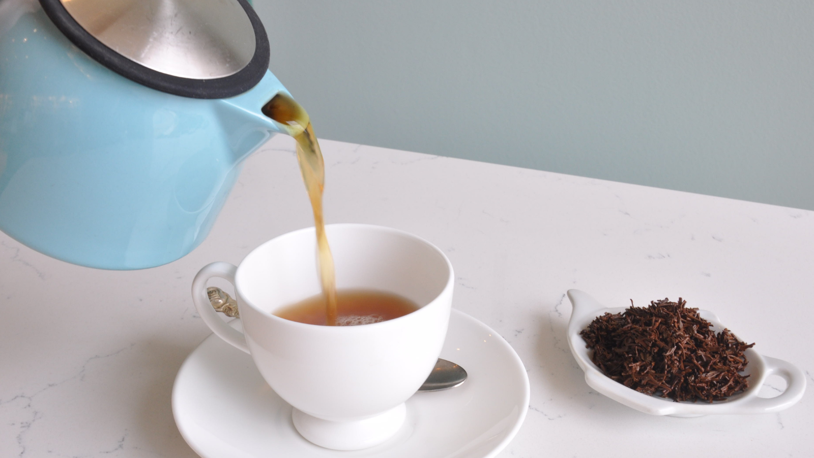 Best tea shop in Chicago suburbs. Wide selection of loose leaf teas from around the world. Afternoon Tea (High Tea) is available by reservation on Fridays through Sundays.